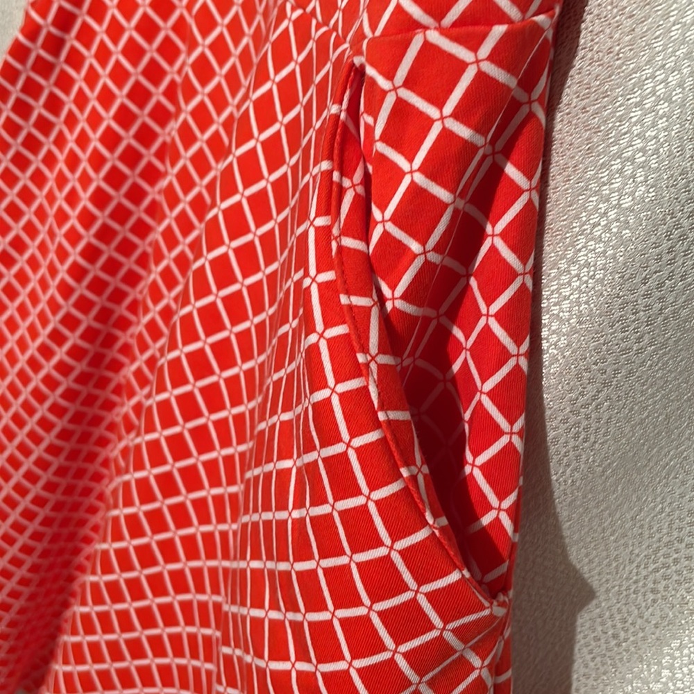 New York and Company Fitted Waist Shift Dress with Pockets. Size Small. - Picture 8 of 8